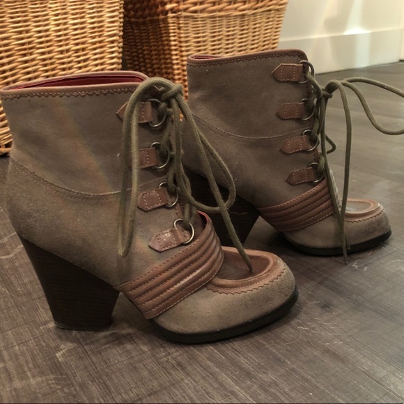 Heeled boots - Picture 2 of 5